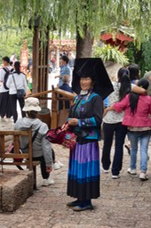 Lijiang - costume traditionnel, minorité Yi